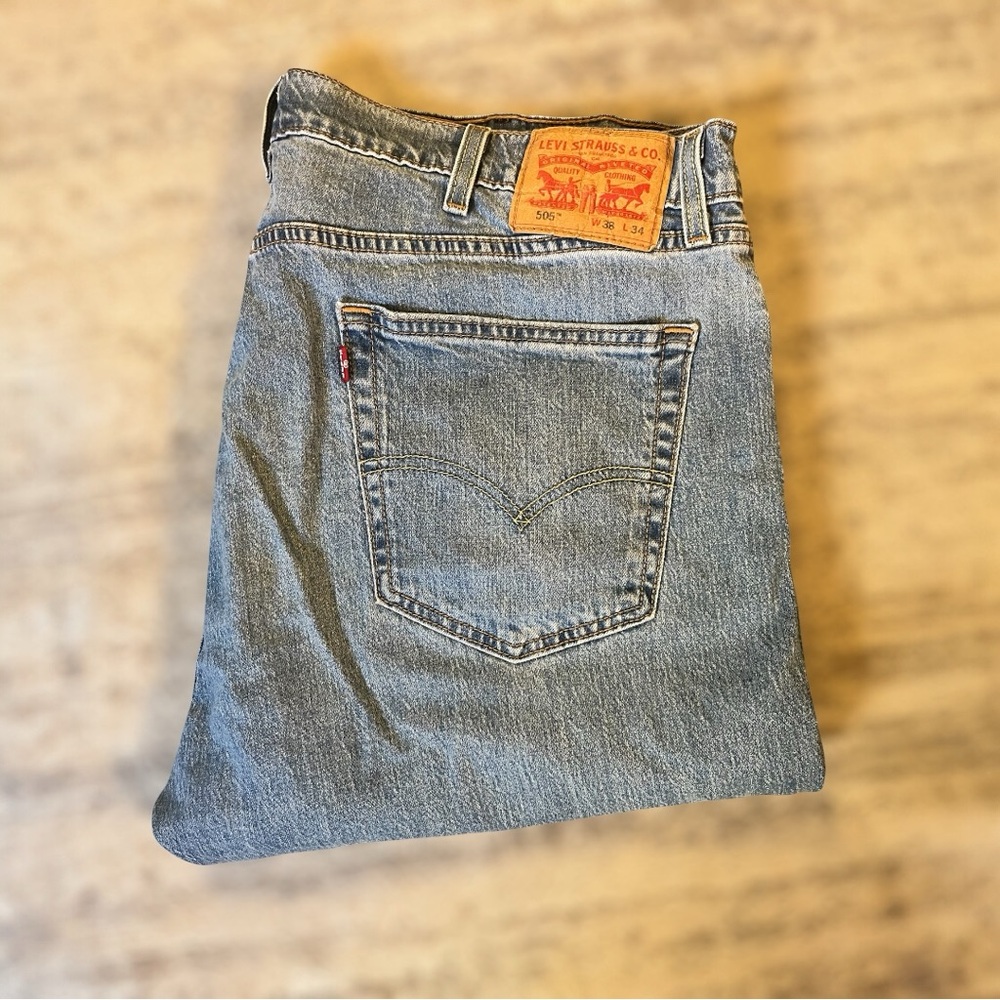 Levi's Men's Light Blue Straight Leg Jeans with Signature Patch W38xL34